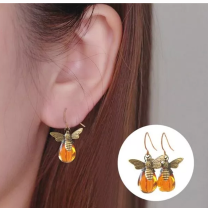 Retro Gold Bee Honey Drop Earrings – Vintage Statement Jewelry for Women